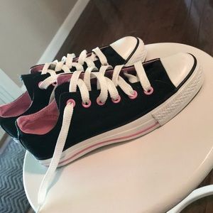 Black Converse
